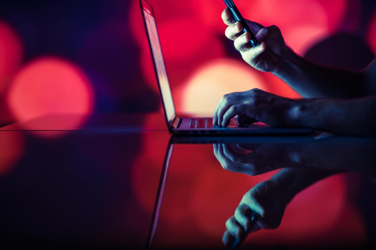 Das Logo von content-in-motion mit dem Zusatz "Ihre SEO-Agentur für Mönchengladbach und Umgebung".